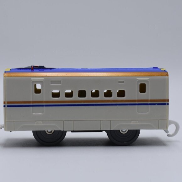 Tomy Plarail E7 Series Shinkansen Kagayaki Intermediate Car White and Blue Roof - Picture 6 of 8